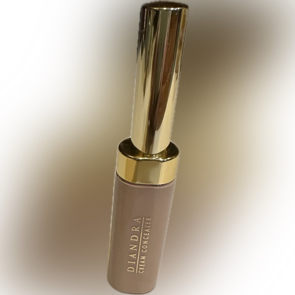 VTG DIANDRA MAKE-UP TRIO TIME RELEASE DAILY MOISTURE LOTION—2 oz CREAM CONCEALER - Picture 8 of 15